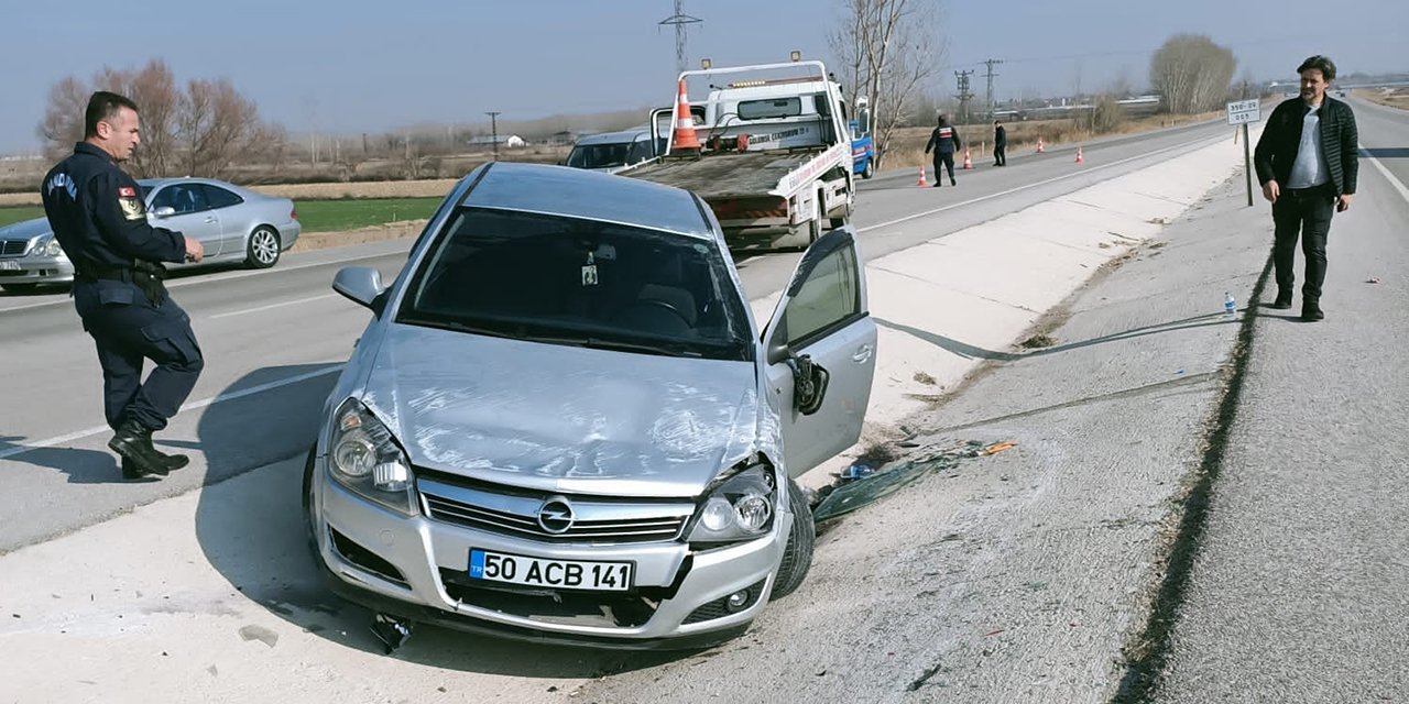 Son Dakika: Konya'da kontrolden çıkan otomobil takla attı