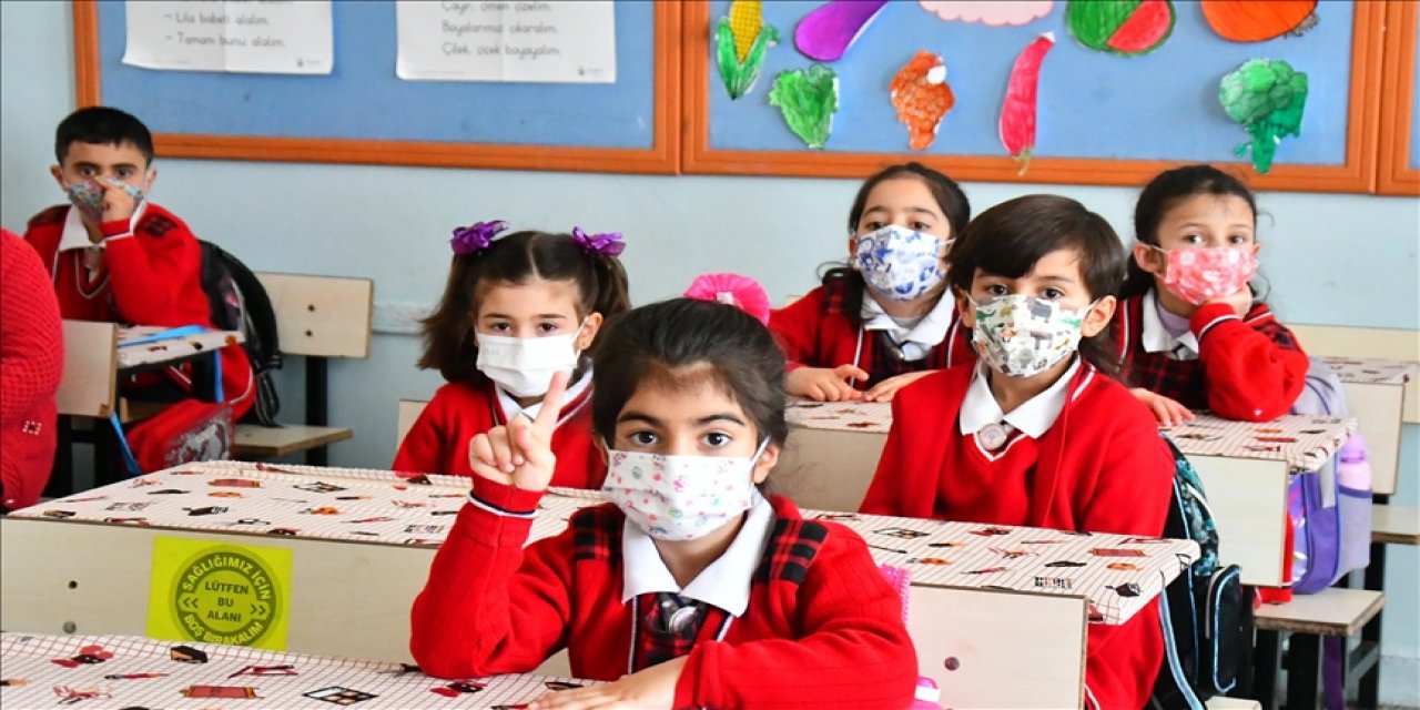 Enfeksiyonlara karşı okullarda maske önerisi