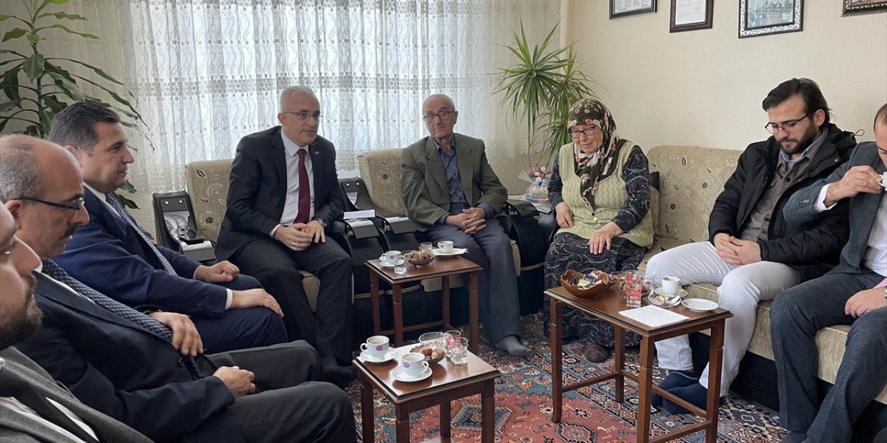 Şehit Yakınları ve Gaziler Genel Müdürü Yalçın, Konya'da şehit ailesini ziyaret etti