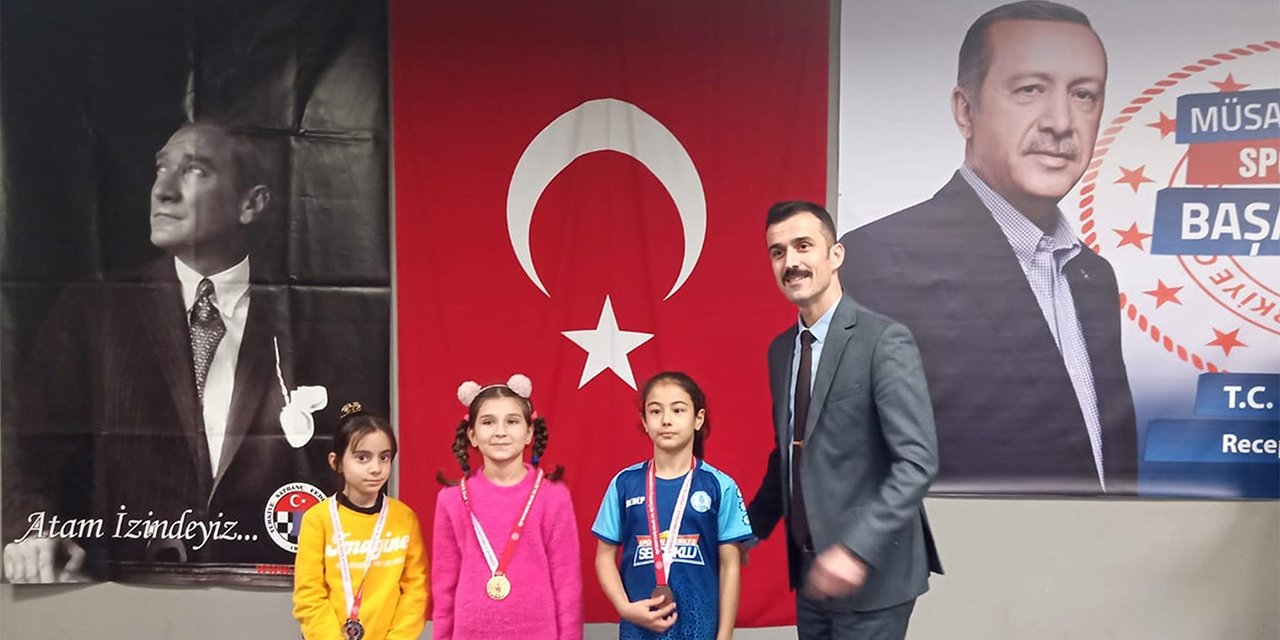 Karatay Belediyespor Satranç Takımı sporcularından büyük hamle