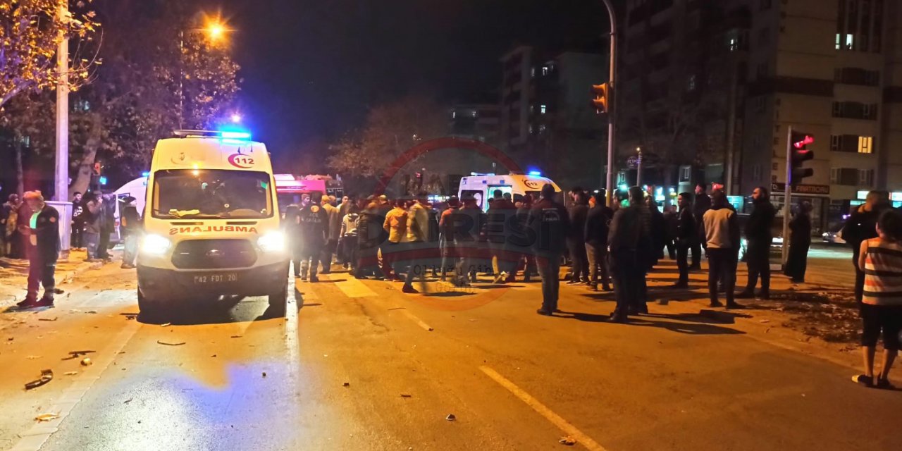 Son Dakika: Konya'da otomobil ambulansla çarpıştı! Yaralılar var