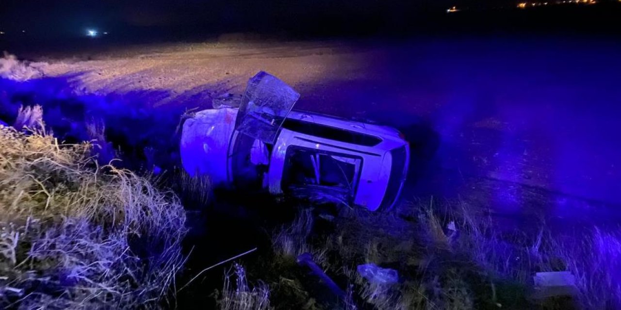 Cenaze yolunda kaza! Otomobil şarampole devrildi: 3 ölü, 2 yaralı