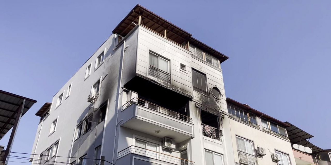 4 katlı binada yangın! Bir kişi hayatını kaybetti