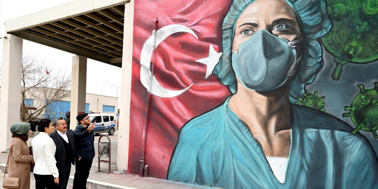 Konya’ya yerleşen Brezilyalı Silva, grafiti sanatıyla hastane duvarını renklendirdi