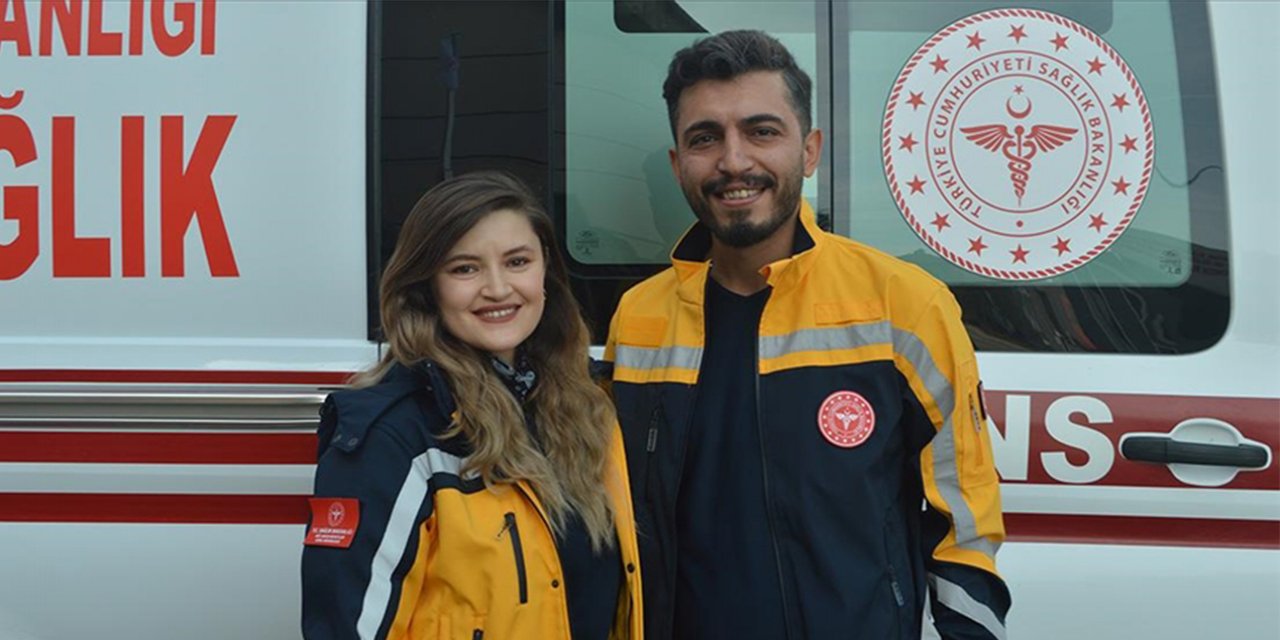 Sağlık çalışanı çift, aynı ambulansta birbirlerine güç, hastalara güven aşılıyor