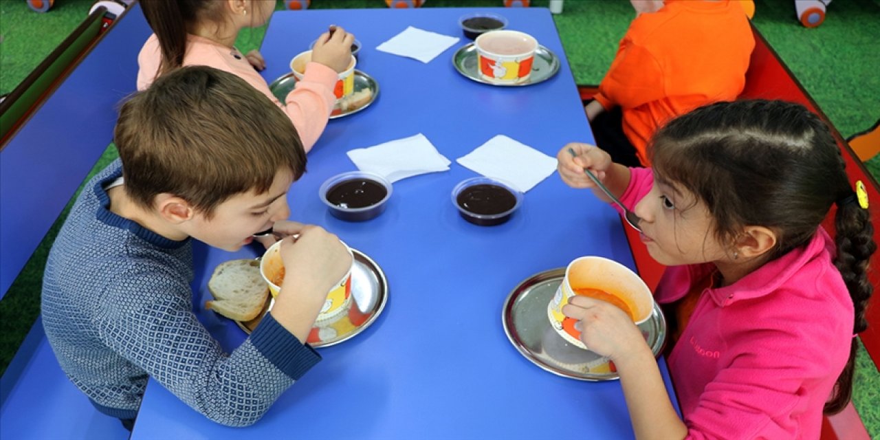 Okul öncesi eğitimdeki tüm çocuklara ücretsiz yemek