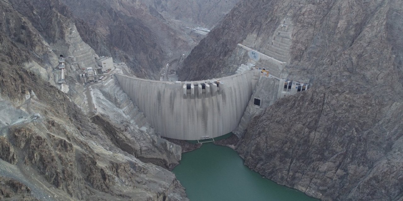 Türkiye’nin en büyük barajında su seviyesi 52 metreyi aştı