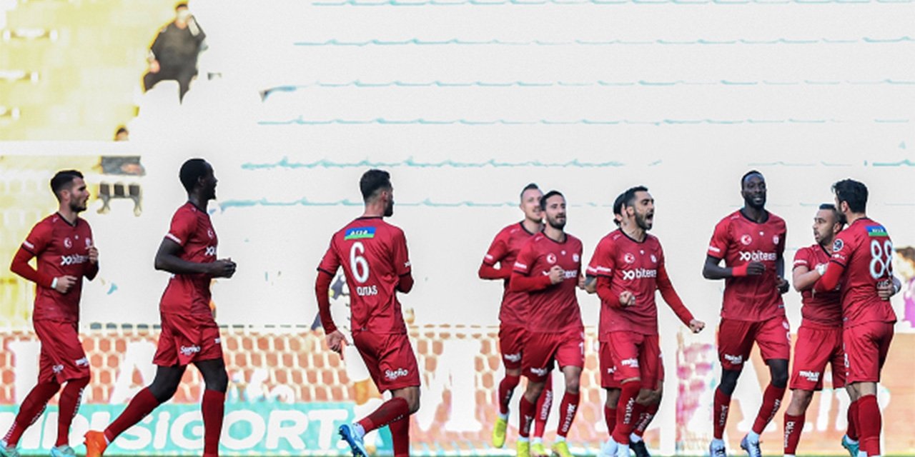 Sivasspor deplasmanda Kasımpaşa'yı devirdi