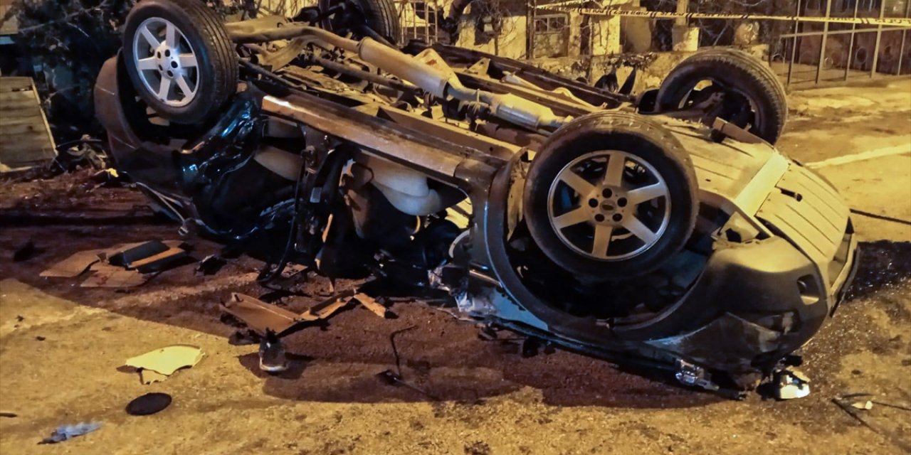 Son Dakika: Konya’da otomobil devrildi: 2 ölü, 2 yaralı