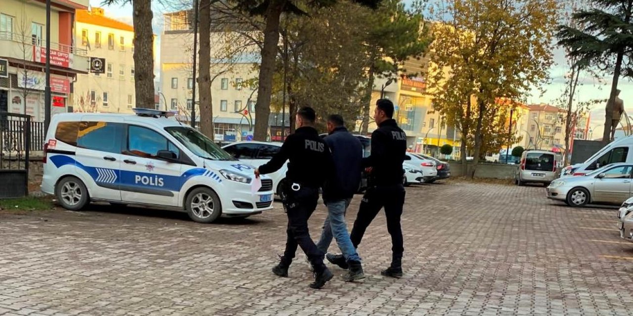 Konya’da evden iki televizyon çaldığı öne sürülen iki şüpheli yakalandı