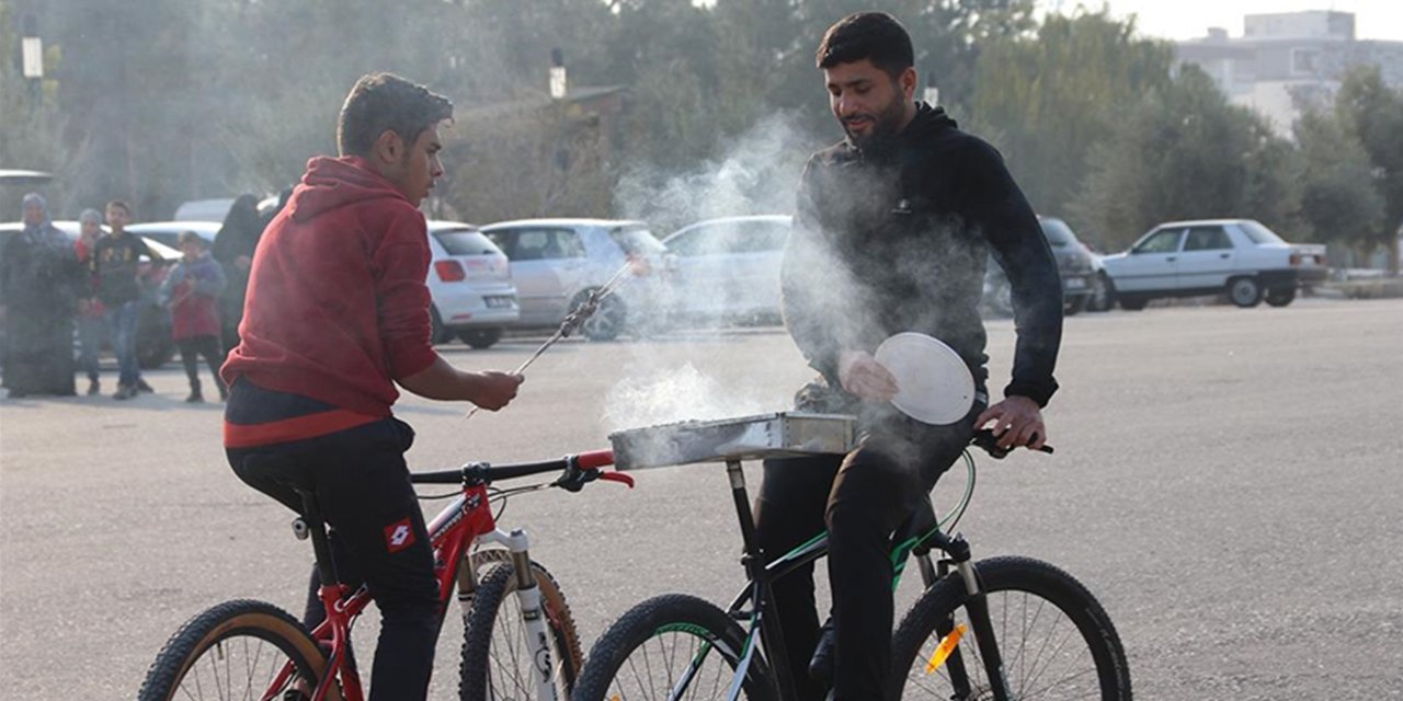Şanlıurfa'nın yöresel lezzetlerini bisiklet şovlarıyla tanıtıyor