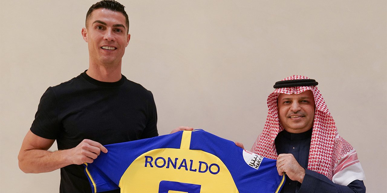 Cristiano Ronaldo Al Nassr'a imzayı attı
