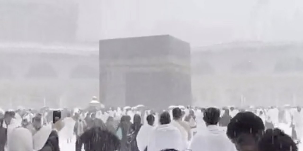 Kabe'de kar mutluluğu