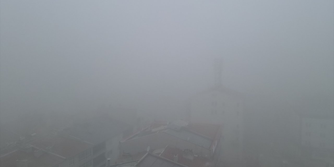Konya Cihanbeyli’de sis etkili oluyor! Görüş mesafesi 6 metreye kadar düştü