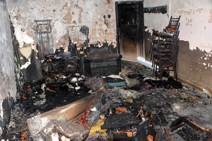 Evde yangın çıktı, 7 kişilik aile ölümden döndü