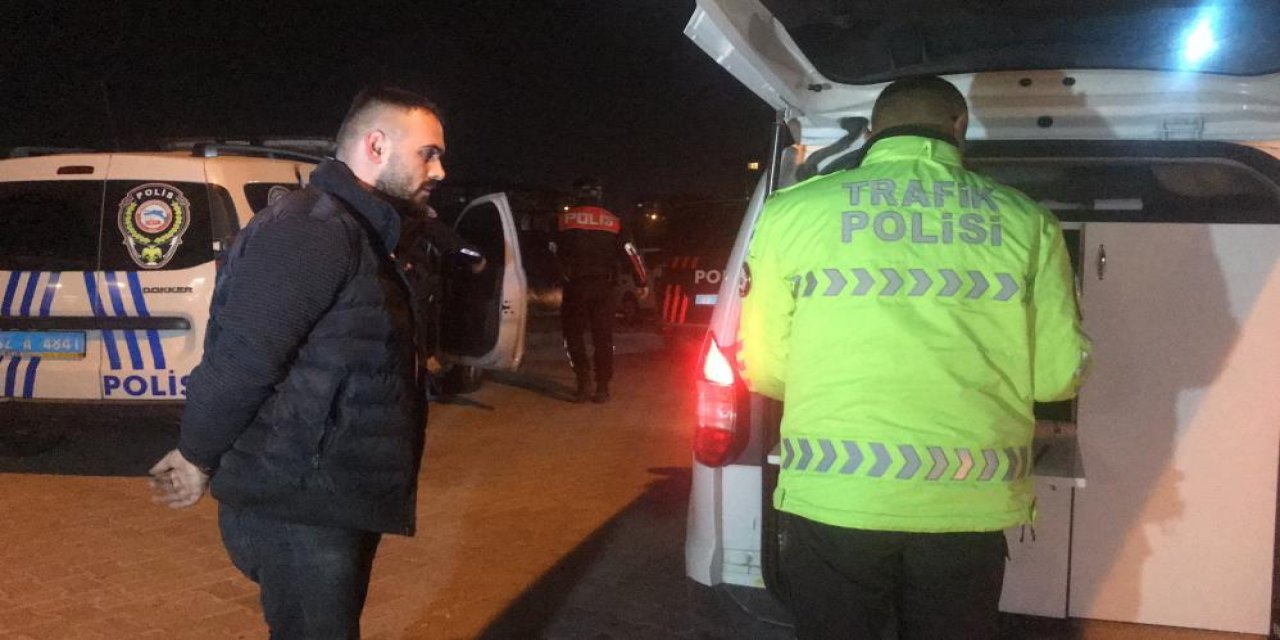 Konya’da polisten kaçan şüpheliler baklava alırken yakalandı