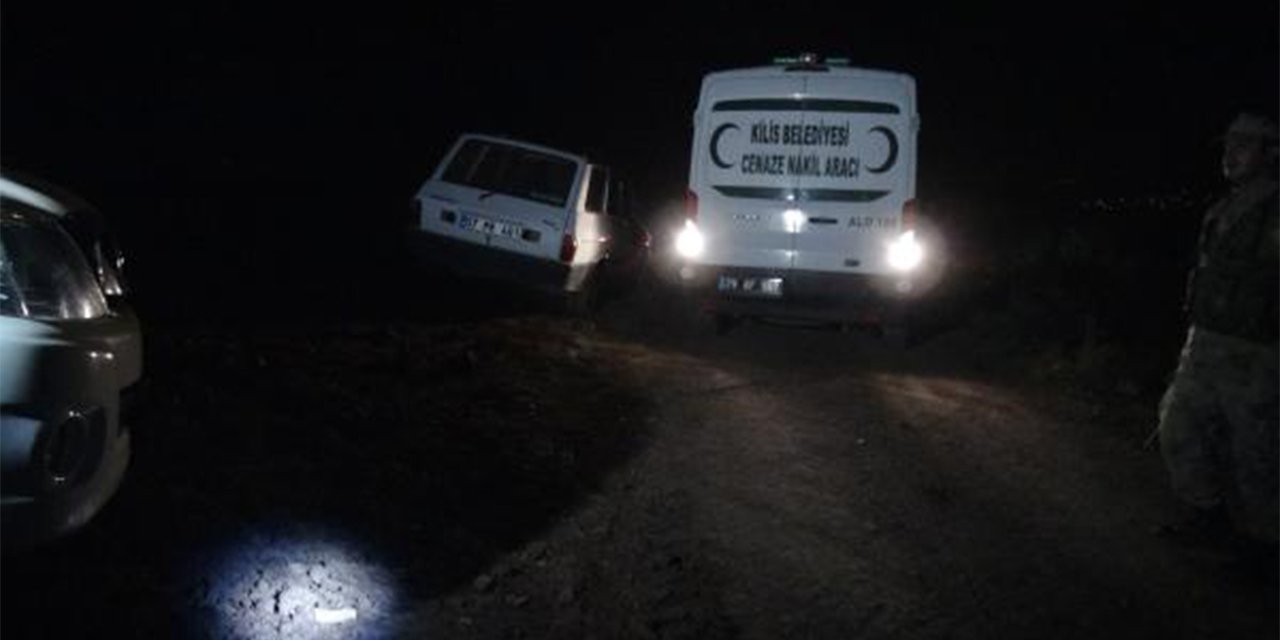 Devrilen traktörün altında kalan sürücü hayatını kaybetti