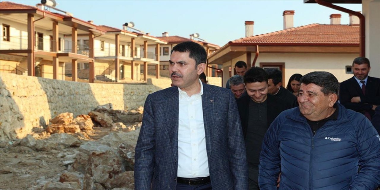 Bakan Kurum, Manavgat'taki büyük yangın sonrası inşa edilen evleri inceledi
