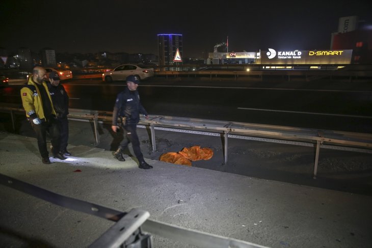 Bariyerlere çarpan motosikletin sürücüsü öldü