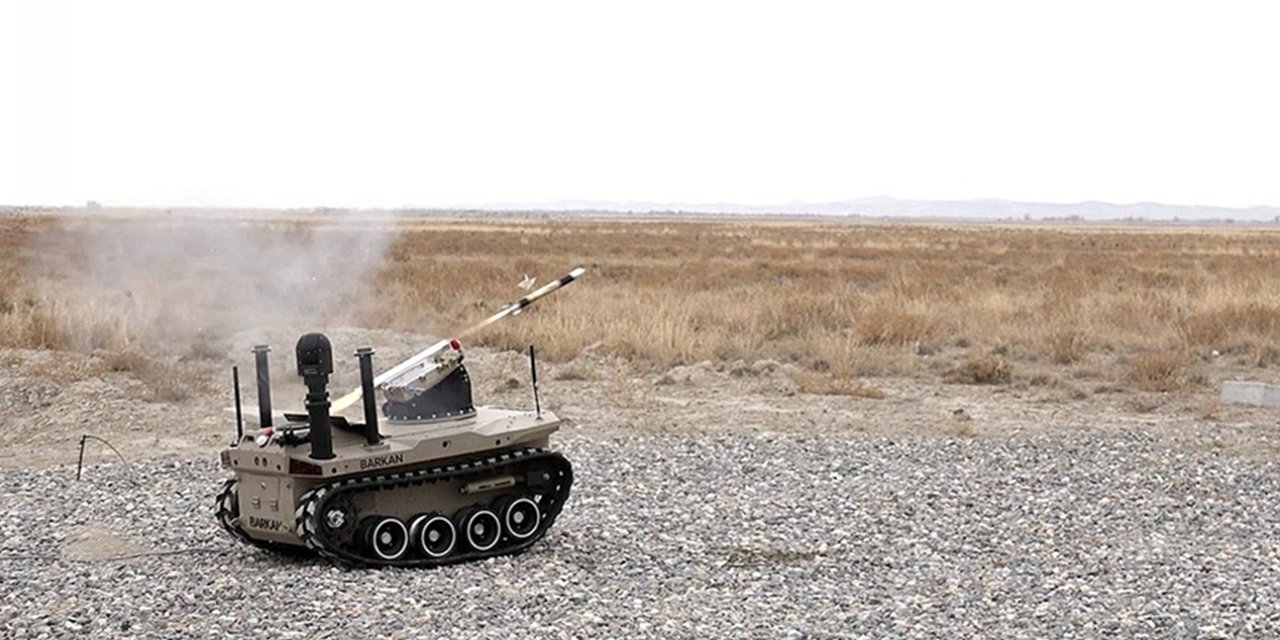 Türkiye'nin robot askeri füze attı!