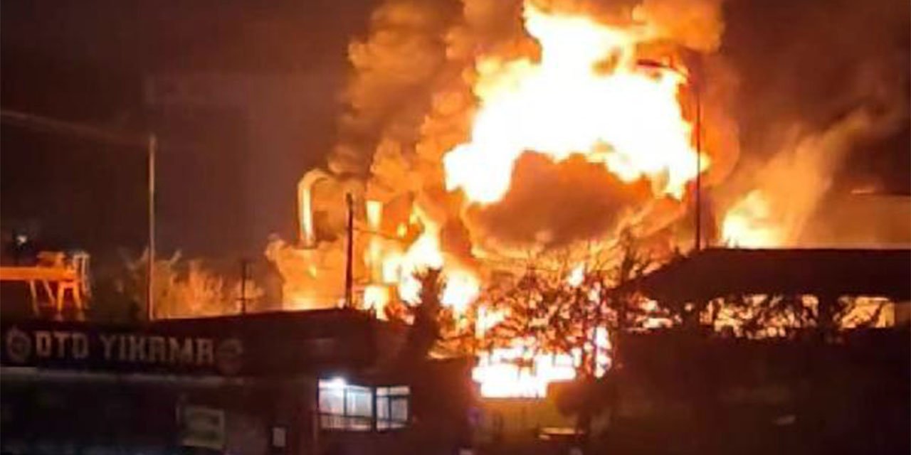 Kauçuk fabrikasında büyük yangın!