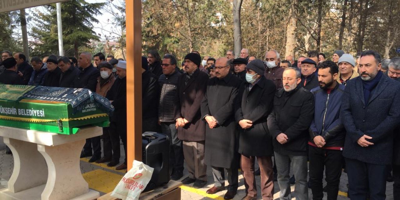 Tekin ailesinin acı günü! Mehmet Tekin toprağa verildi