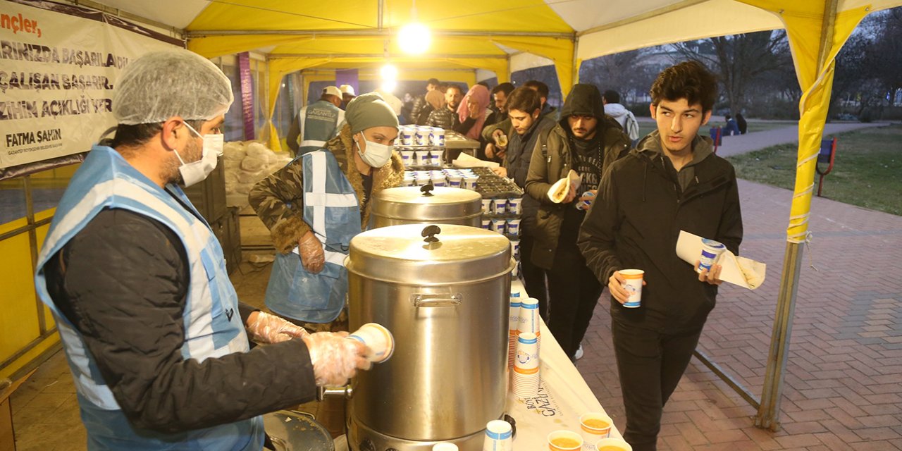 Gaziantep Büyükşehir Belediyesi’nden öğrencilere yemek desteği!