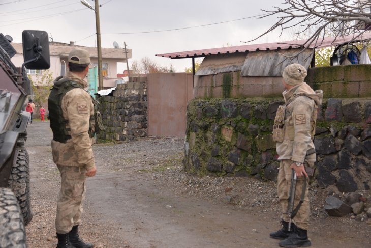 Boşanan çiftin aileleri kavga etti: 12 yaralı