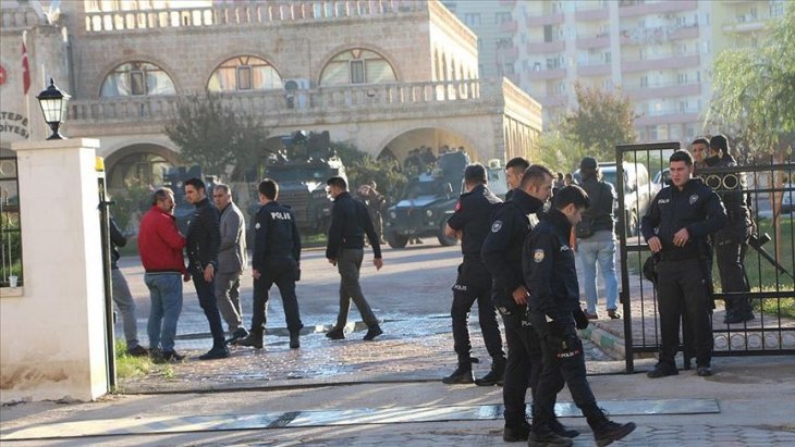 Görevden uzaklaştırılan HDP'li Kızıltepe Belediye Başkanı Yılmaz tutuklandı