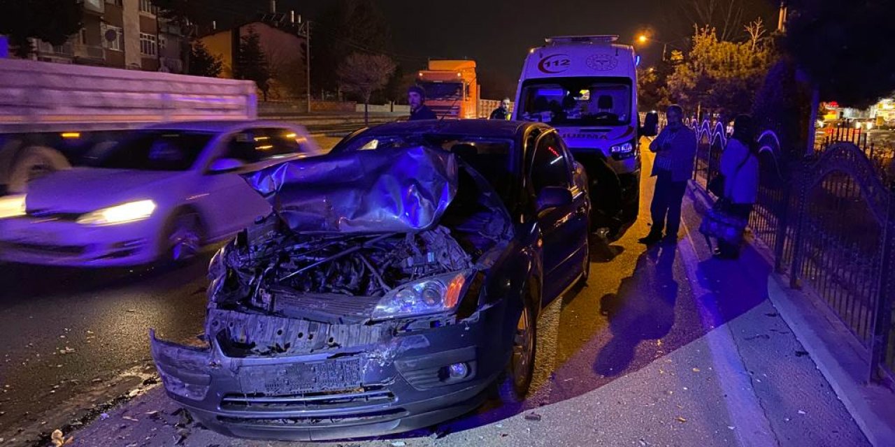 Konya’da ekipleri alarma geçiren kaza! 3 araç birbirine girdi