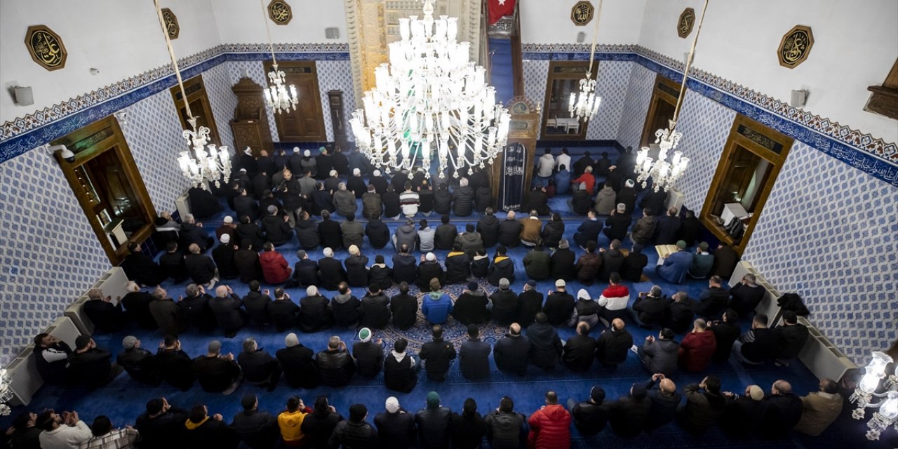 İsveç'e tepki amacıyla 90 bin camide sabah namazı vaktinde Kur'an-ı Kerim okundu