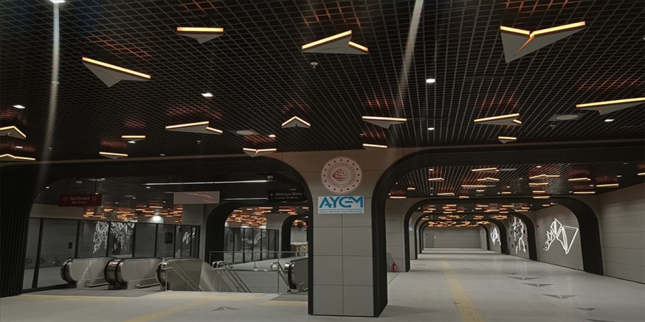 Türkiye'nin en hızlı metrosu Kağıthane-İstanbul Havalimanı Metrosu hizmete girdi