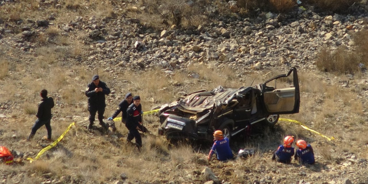 Konya plakalı araç 300 metreden uçuruma düştü: 1 ölü