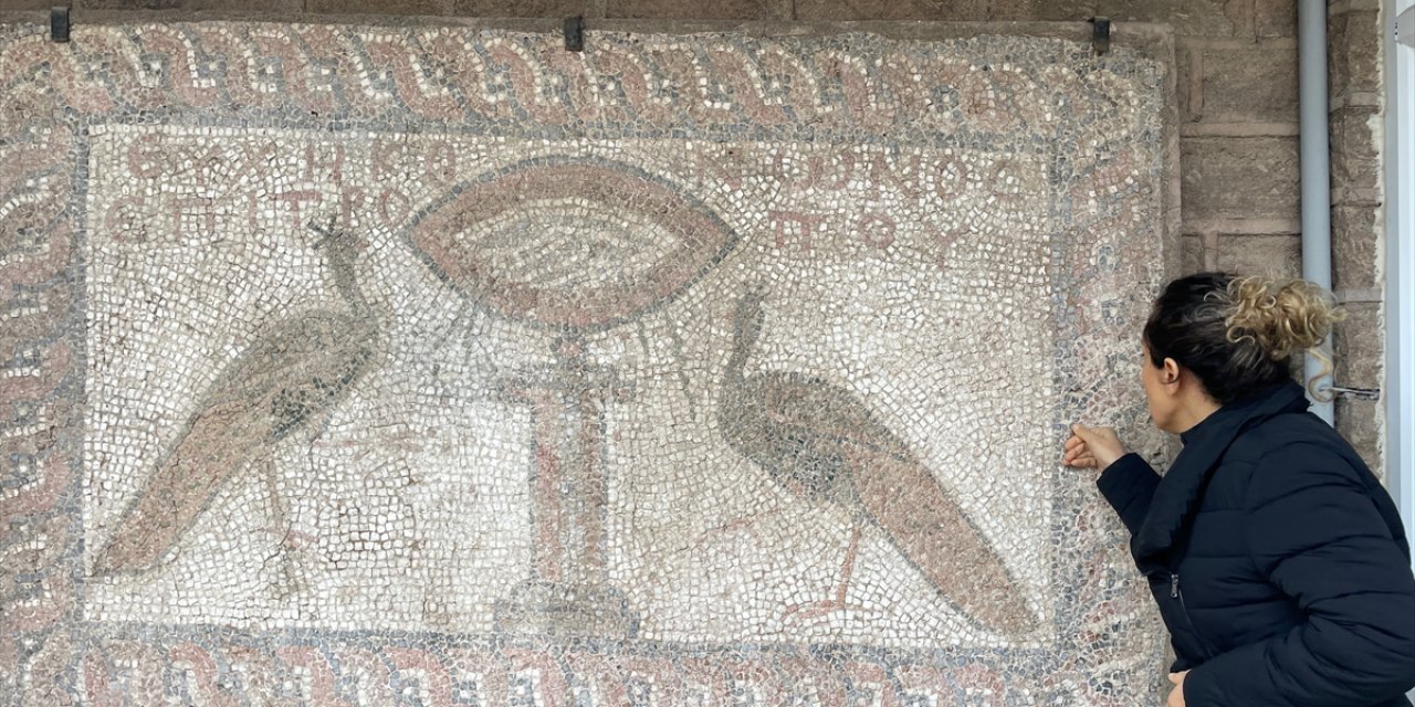 Konya'daki Roma dönemi taban mozaikleri özenle korunuyor