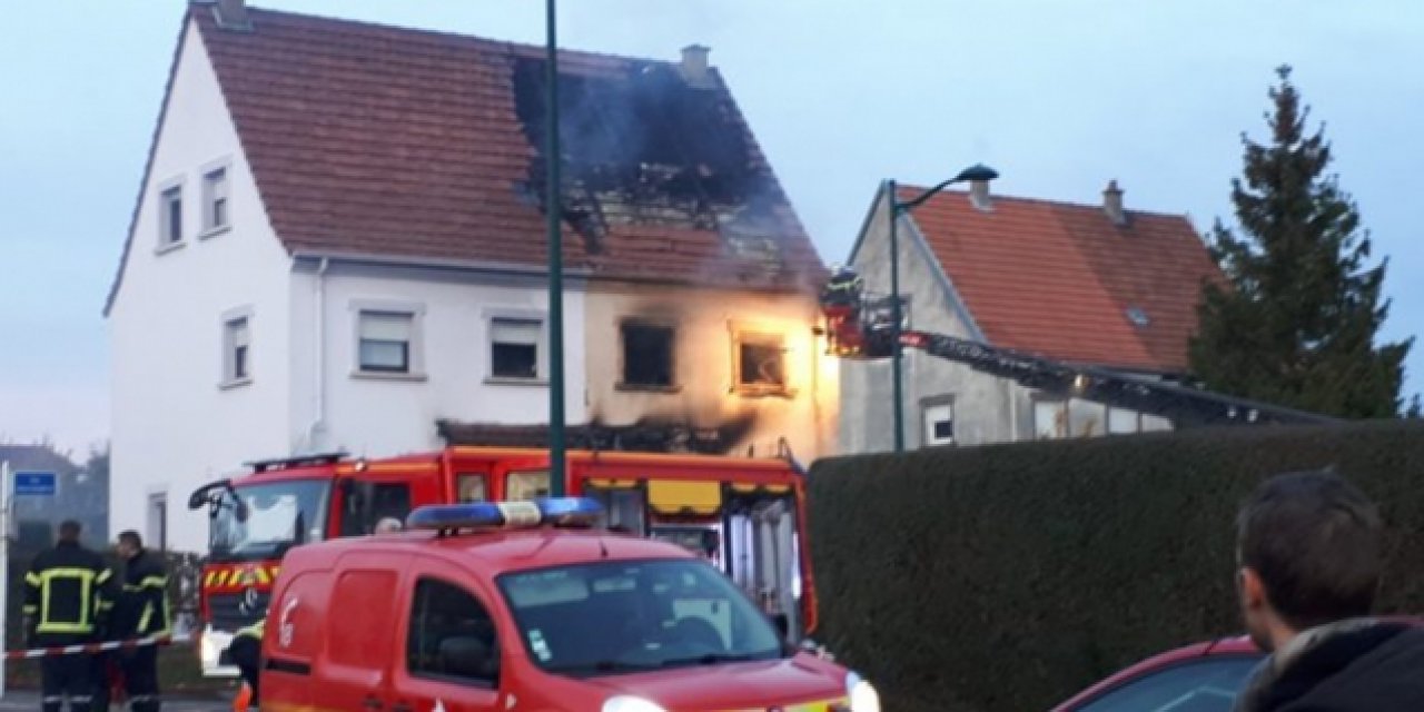 Fransa'da bir evde çıkan yangında anne ve 3 çocuğu öldü
