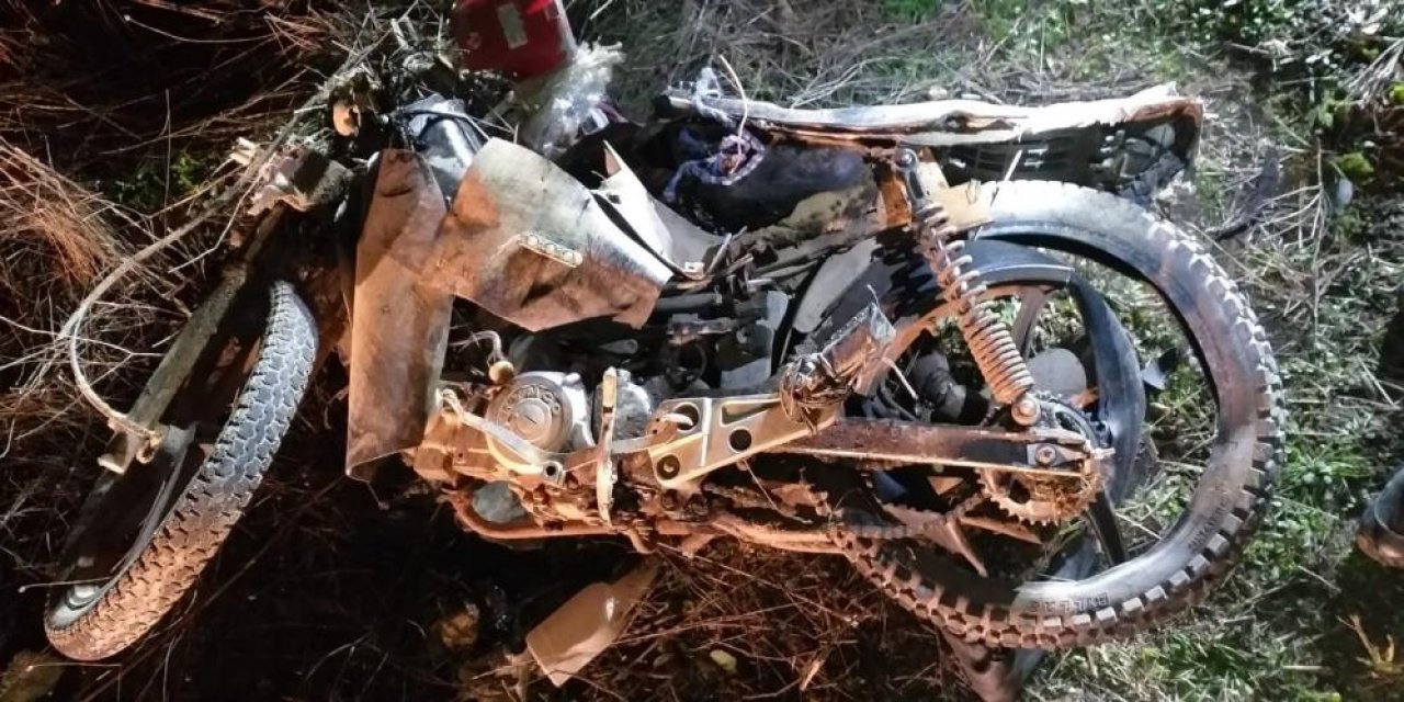 Otomobil ile motosiklet çarpıştı: 2 ölü