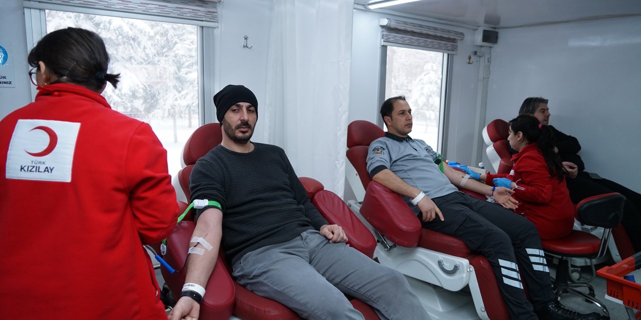 Konya Büyükşehir personeli deprem bölgesi için kan bağışında bulundu