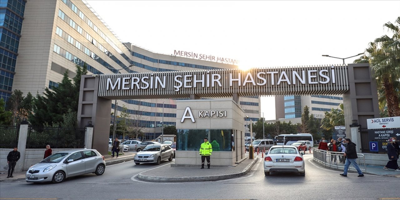 Mersin Şehir Hastanesinin depremde zarar gördüğü iddialarına cevap geldi