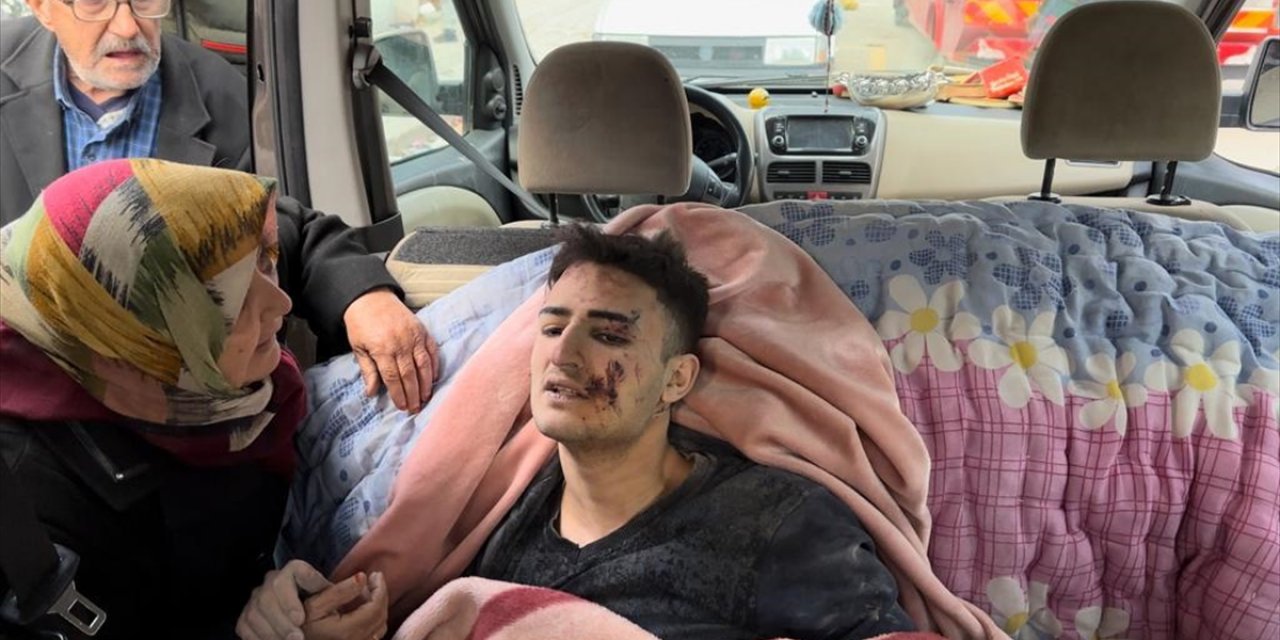 Konya ekibi Hatay'da tıp öğrencisi ve kedisini enkazdan sağ kurtardı