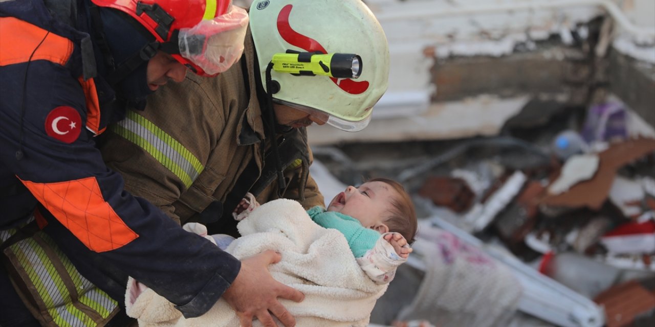 Konya’ya deprem bölgesinden 290 bebek, çocuk ve yaşlı getirildi