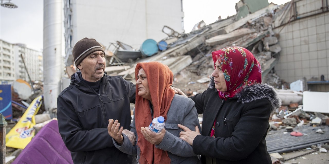 Japon Profesör: Türkiye'deki deprem dünyanın en büyük kara depremlerinden biri