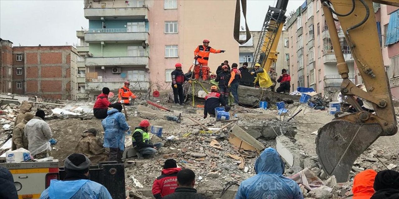 BBC: Bölgede 200 yıldır büyük bir depremin işareti yoktu