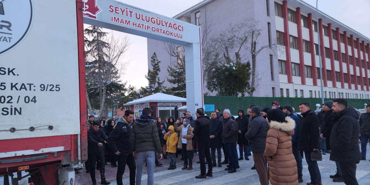 Seyit Ulugülyağcı İmam Hatip Ortaokulu’ndan anlamlı destek