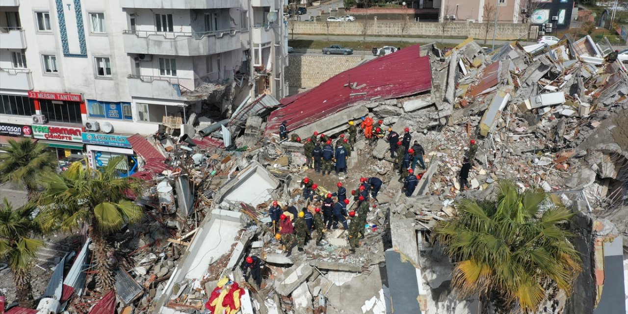 İki büyük depremde can kaybı sayısı 17 bin 674'ye yükseldi