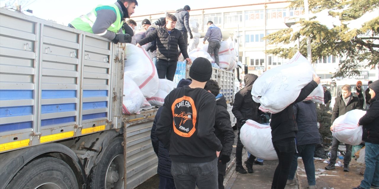 Beyşehir'liler depremzedeler için kenetlendi