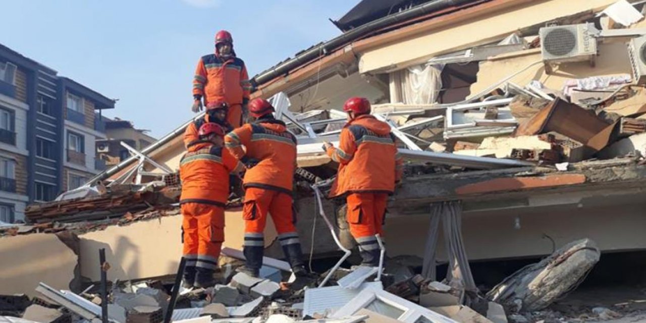 Konya’da 90 üniversite öğrencisi arama kurtarma çalışmalarına destek veriyor