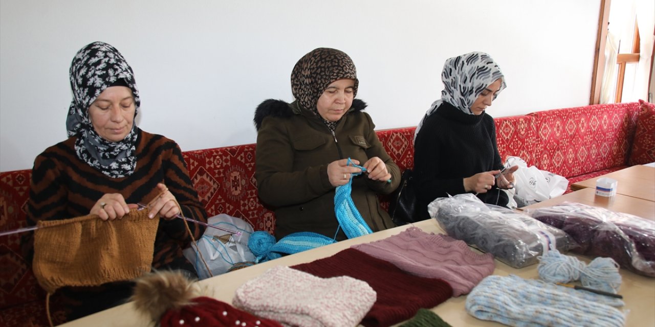 Ankara'da kadınlar depremzedeler için seferber oldu