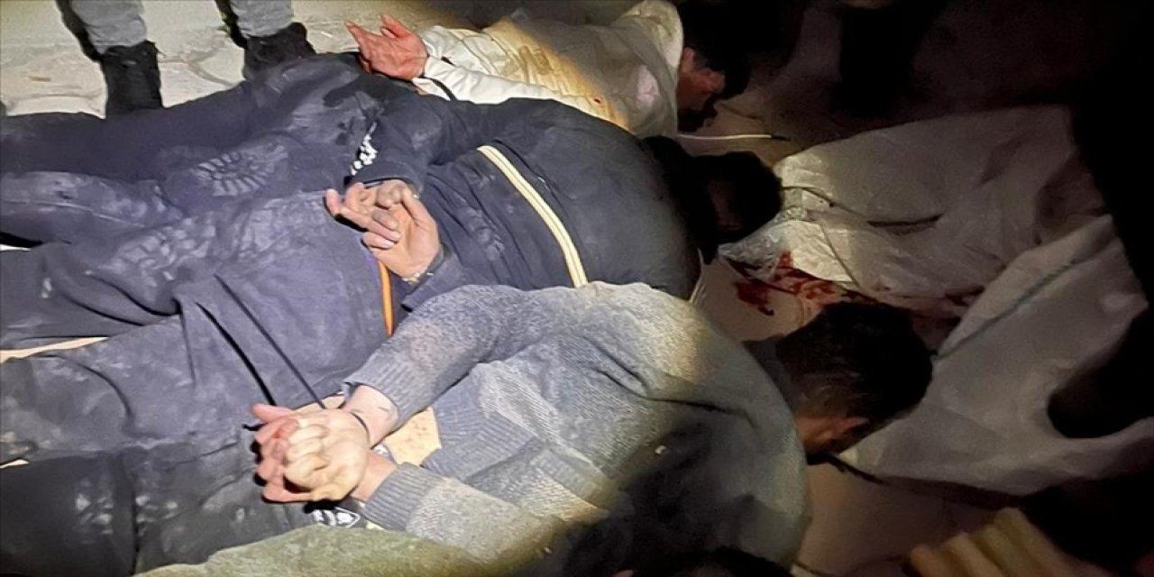 Deprem nedeniyle boşaltılan evlerden hırsızlık yapan 3 kişi yakalandı