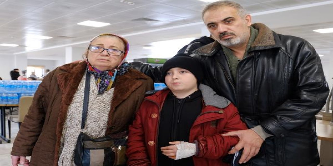 Depreme uyanan 11 yaşındaki Türker: Savaş oluyor sandım