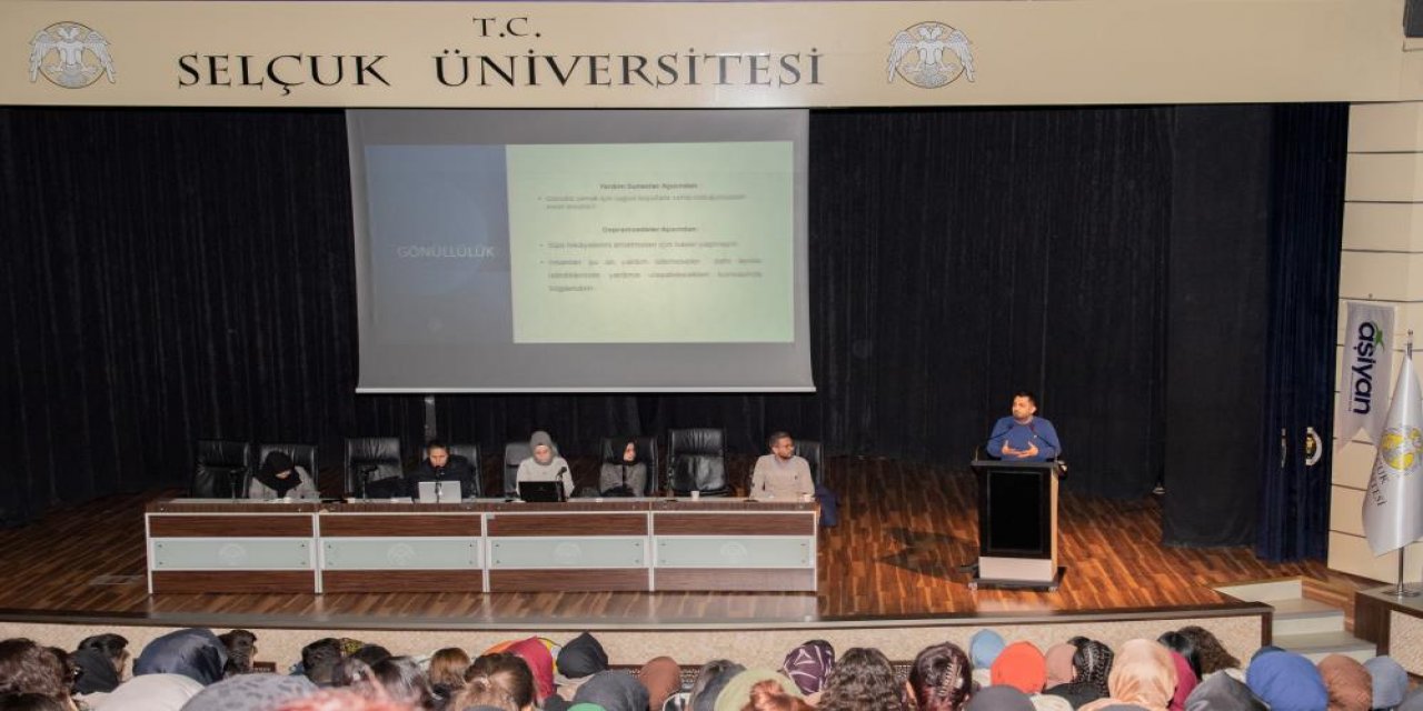 Selçuk Üniversitesi’nde depremzedelere destek olacak gönüllülere eğitim verildi